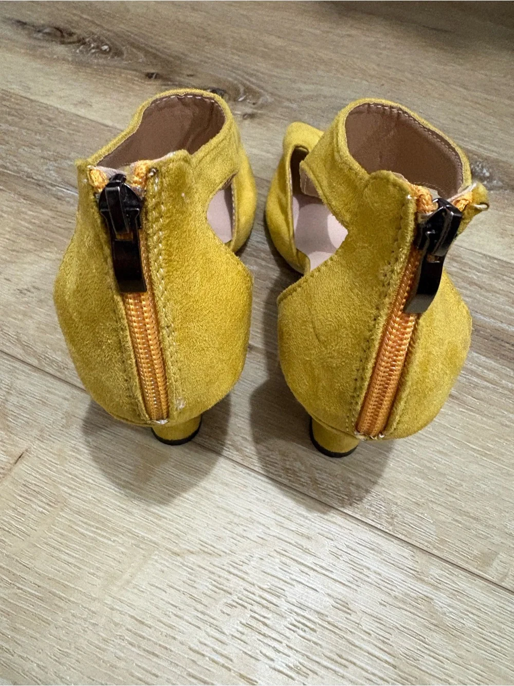 Women’s 2” Heels Size 8 Suede Never Worn
